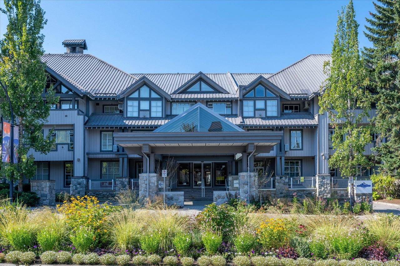 4573 Chateau Boulevard - Photo 1