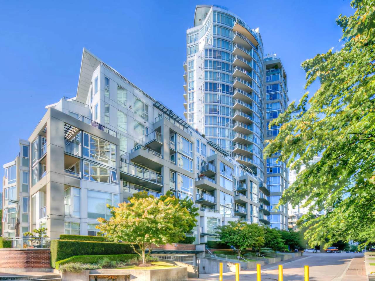 1383 Marinaside Crescent - Photo 1