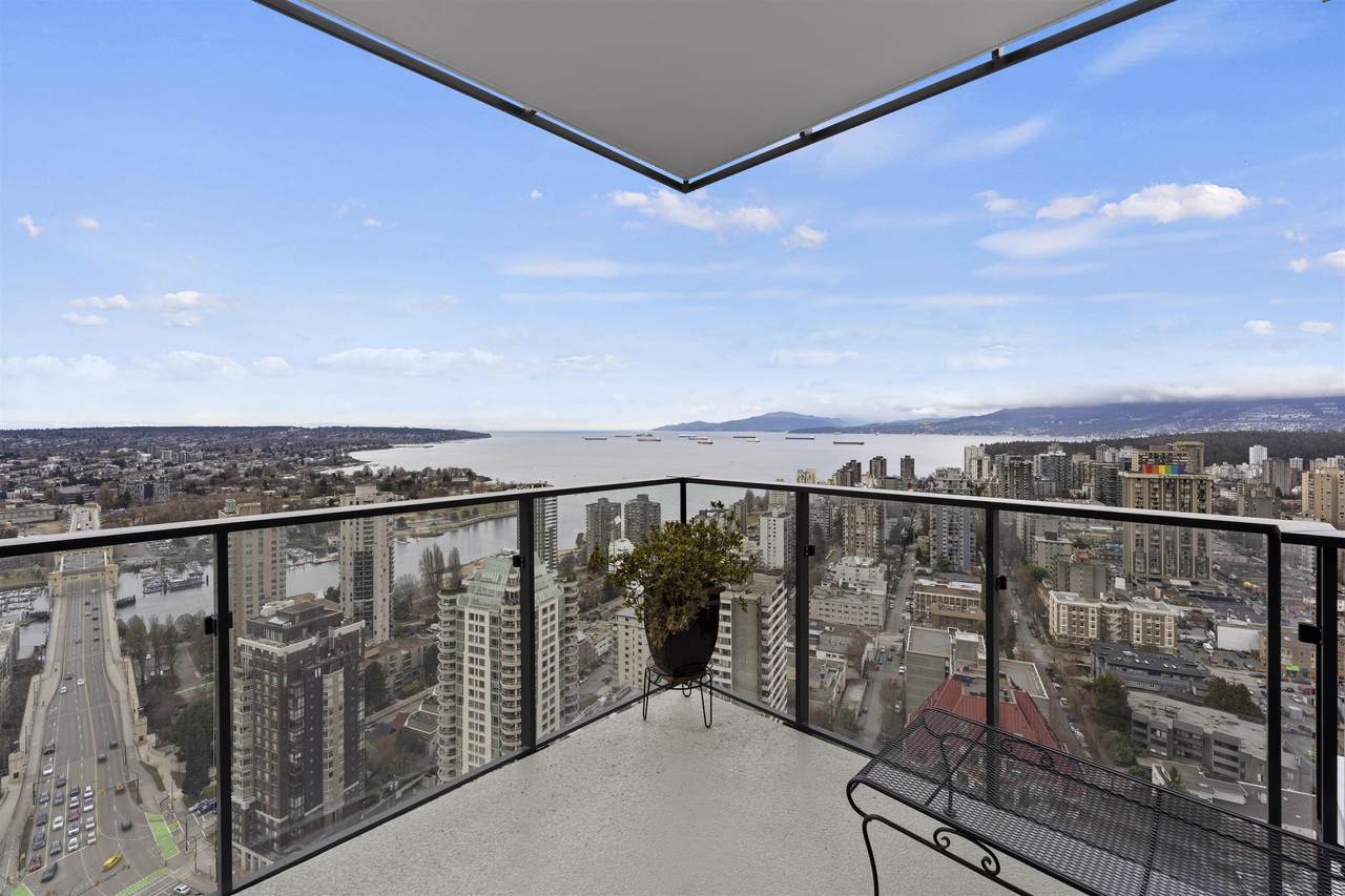 1289 Hornby Street - Photo 1