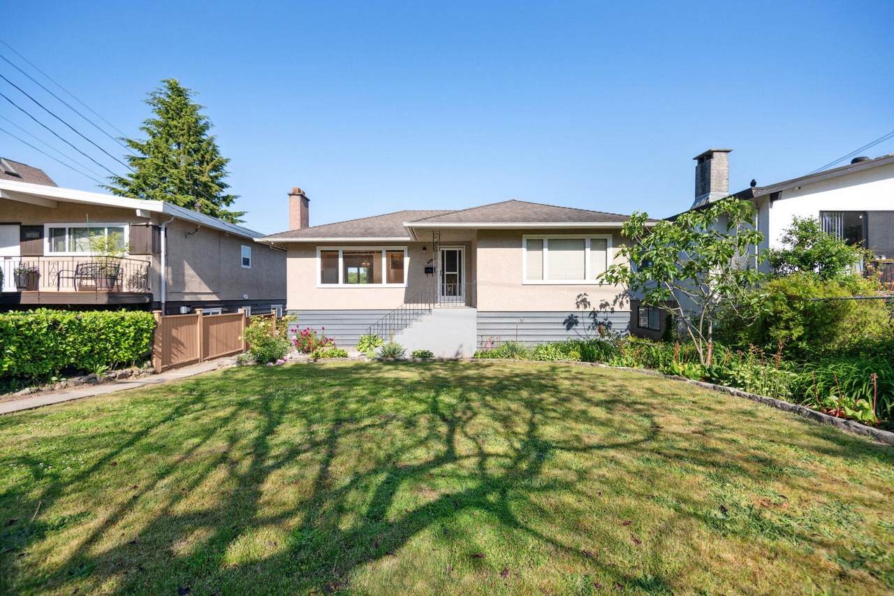 4262 Dumfries Street - Photo 1