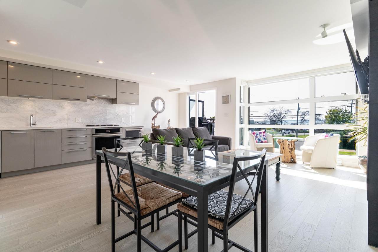 1160 Oxford Street - Photo 1