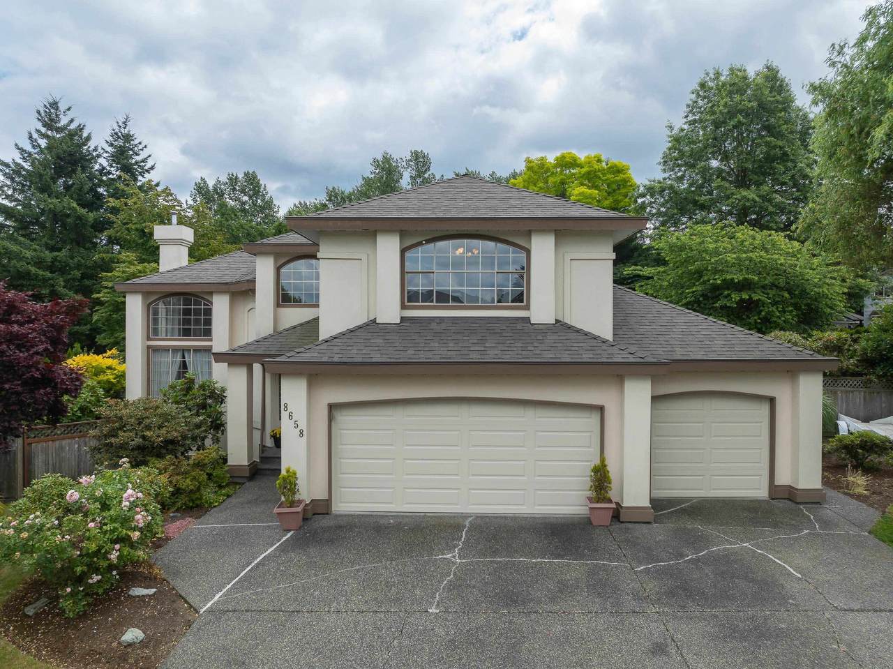 8658 165A Street - Photo 1