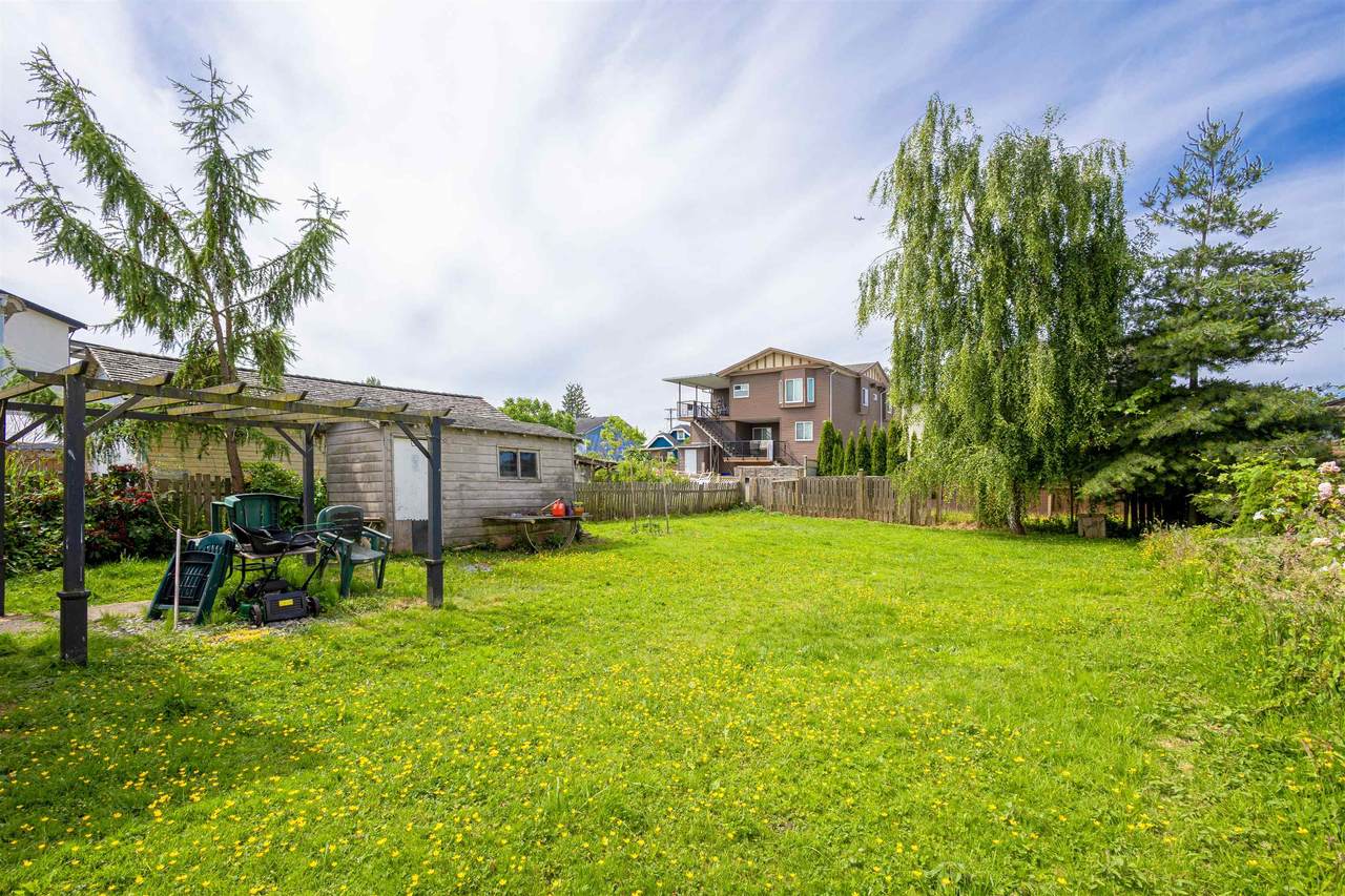 316 Pembina Street - Photo 1