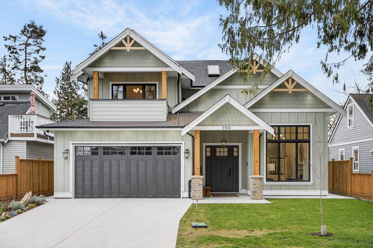 180 Douglas Crescent - Photo 1