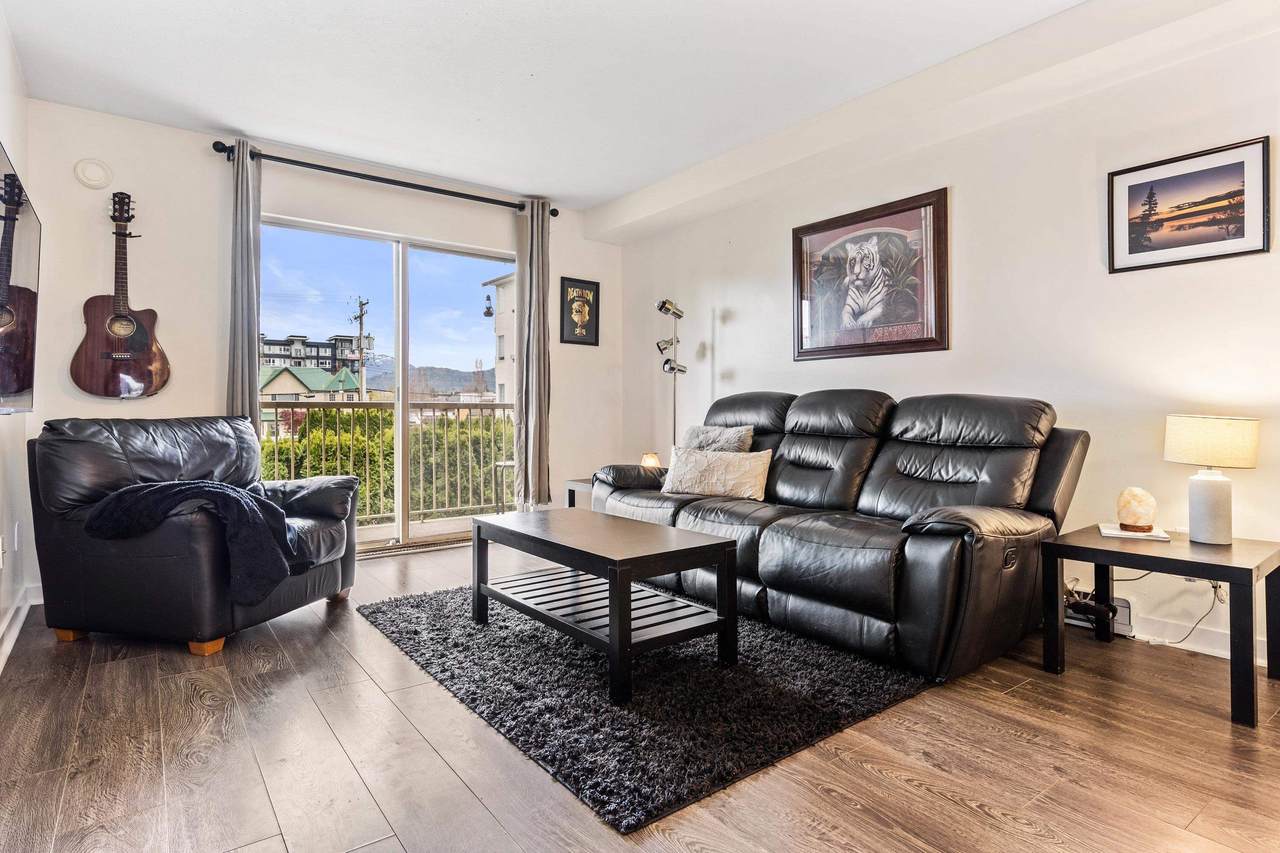 7435 Shaw Avenue - Photo 1