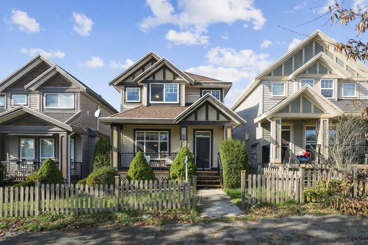 6865 196 Street - Photo 1