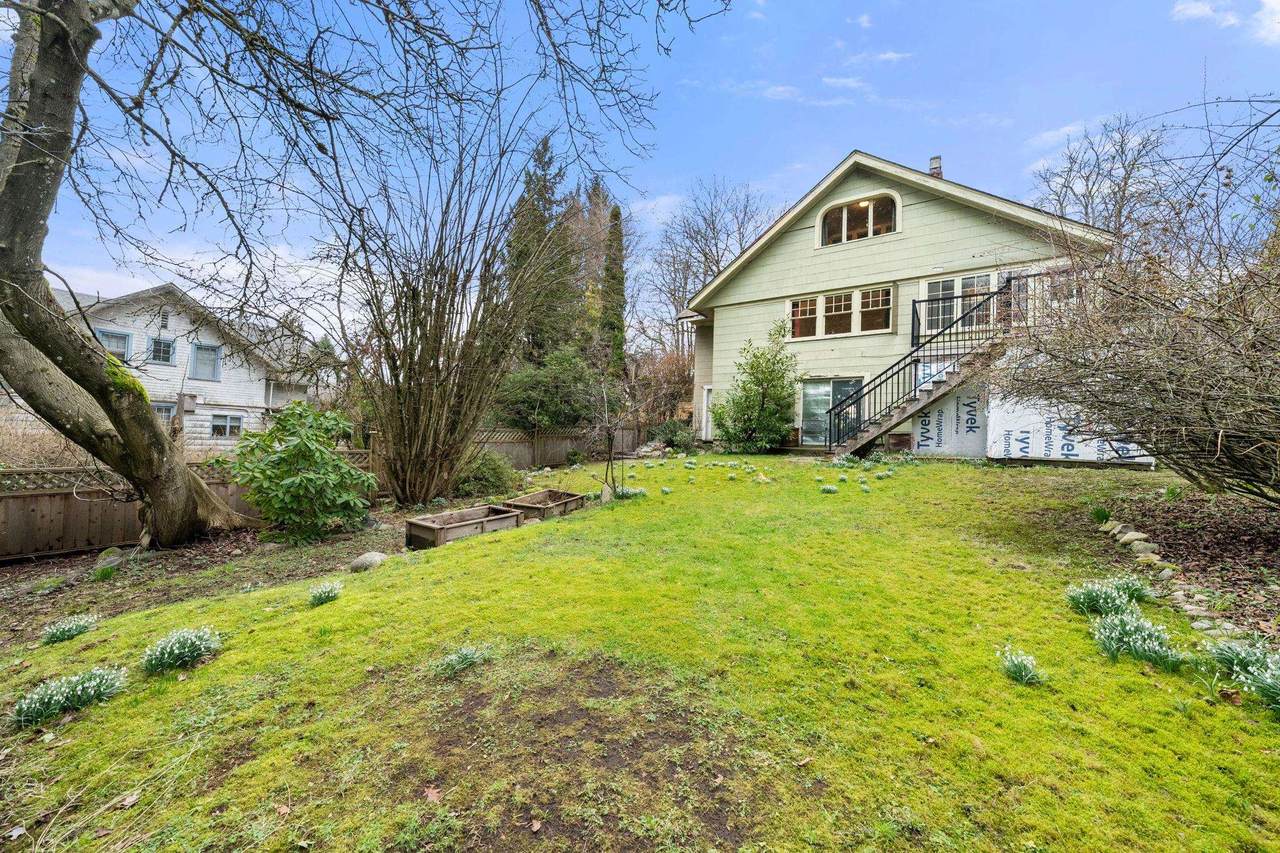 163 Kings Road - Photo 1