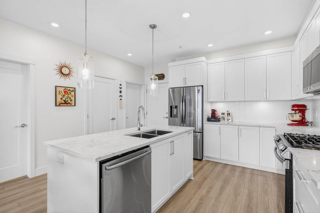 11865 227 Street - Photo 1