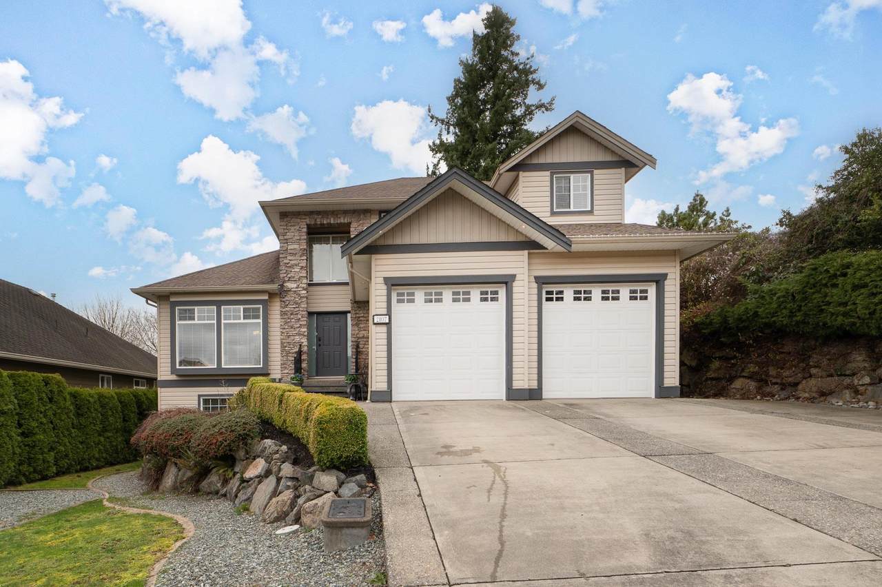 2107 Essex Drive - Photo 1