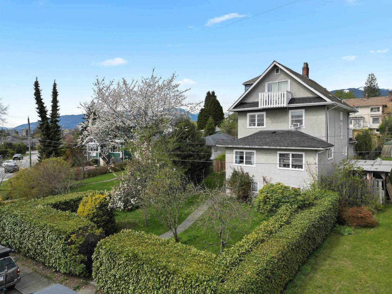 444 6th Street - Photo 1