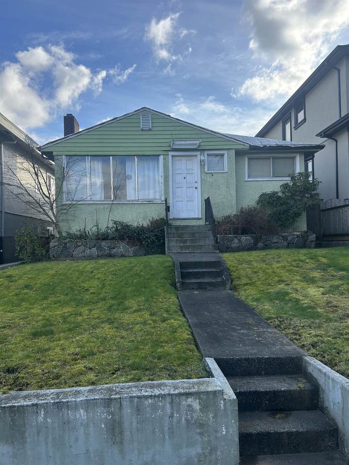 4386 Oxford Street - Photo 1