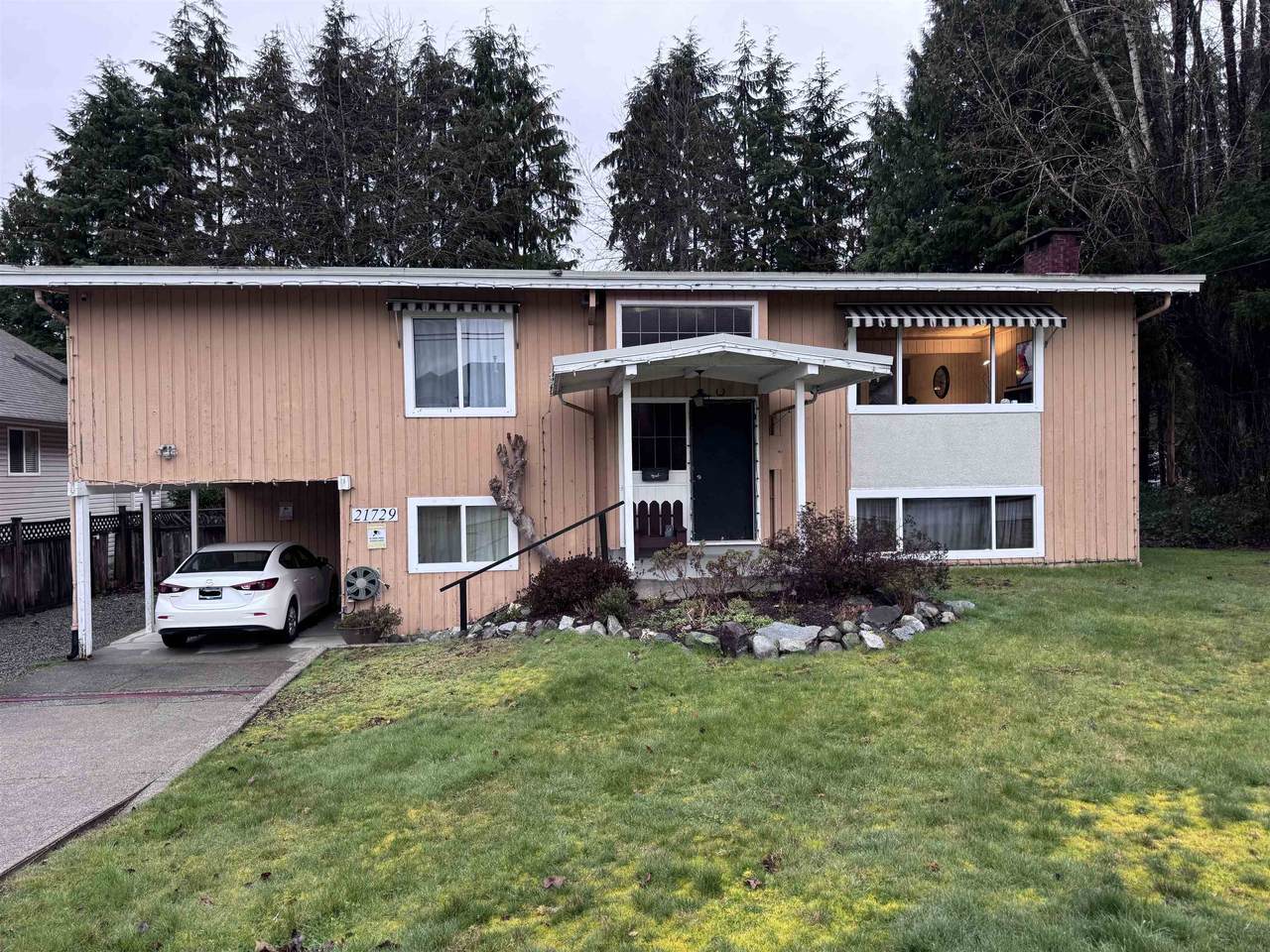21729 124 Avenue - Photo 1