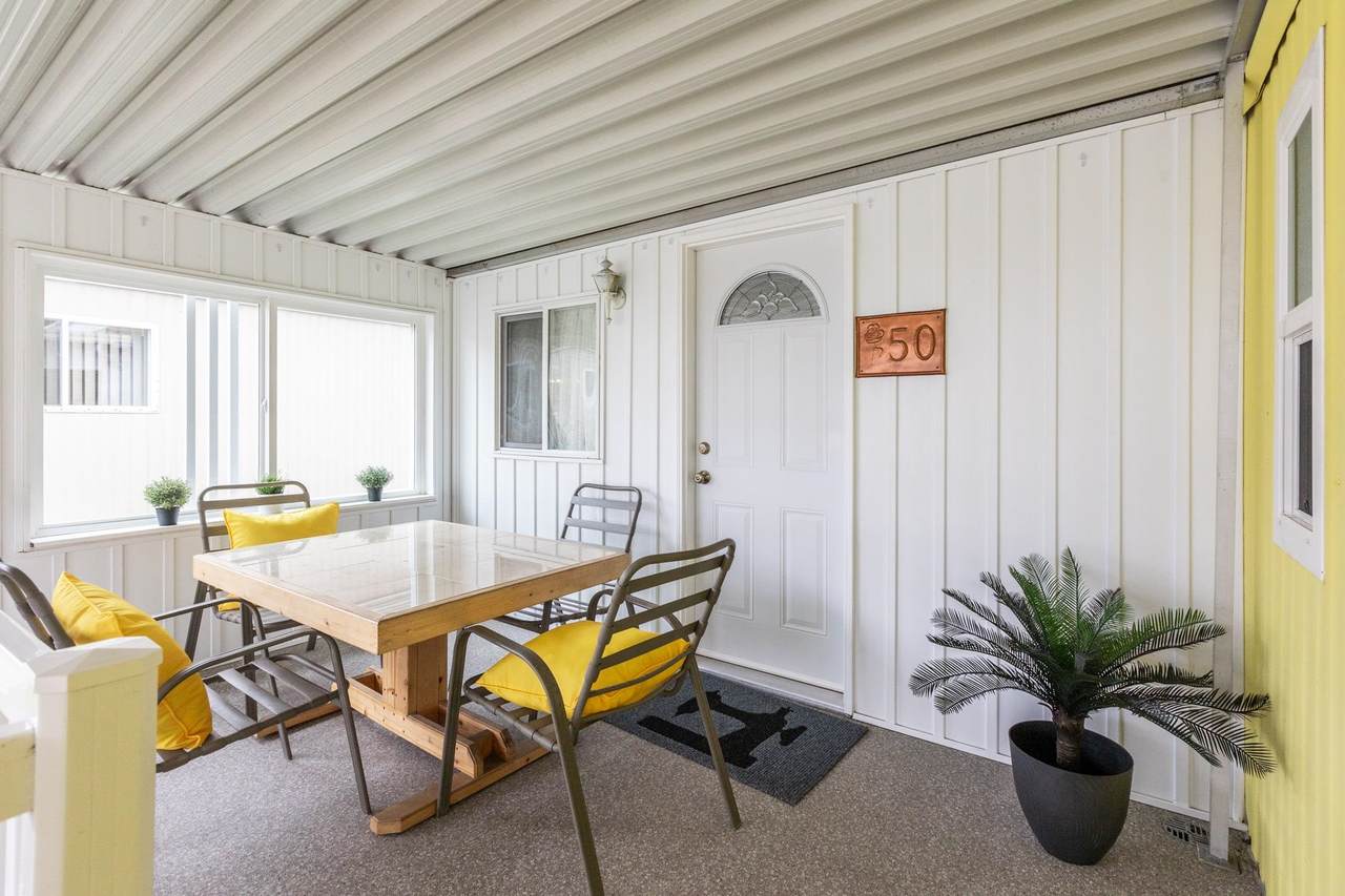 15875 20 Avenue - Photo 1