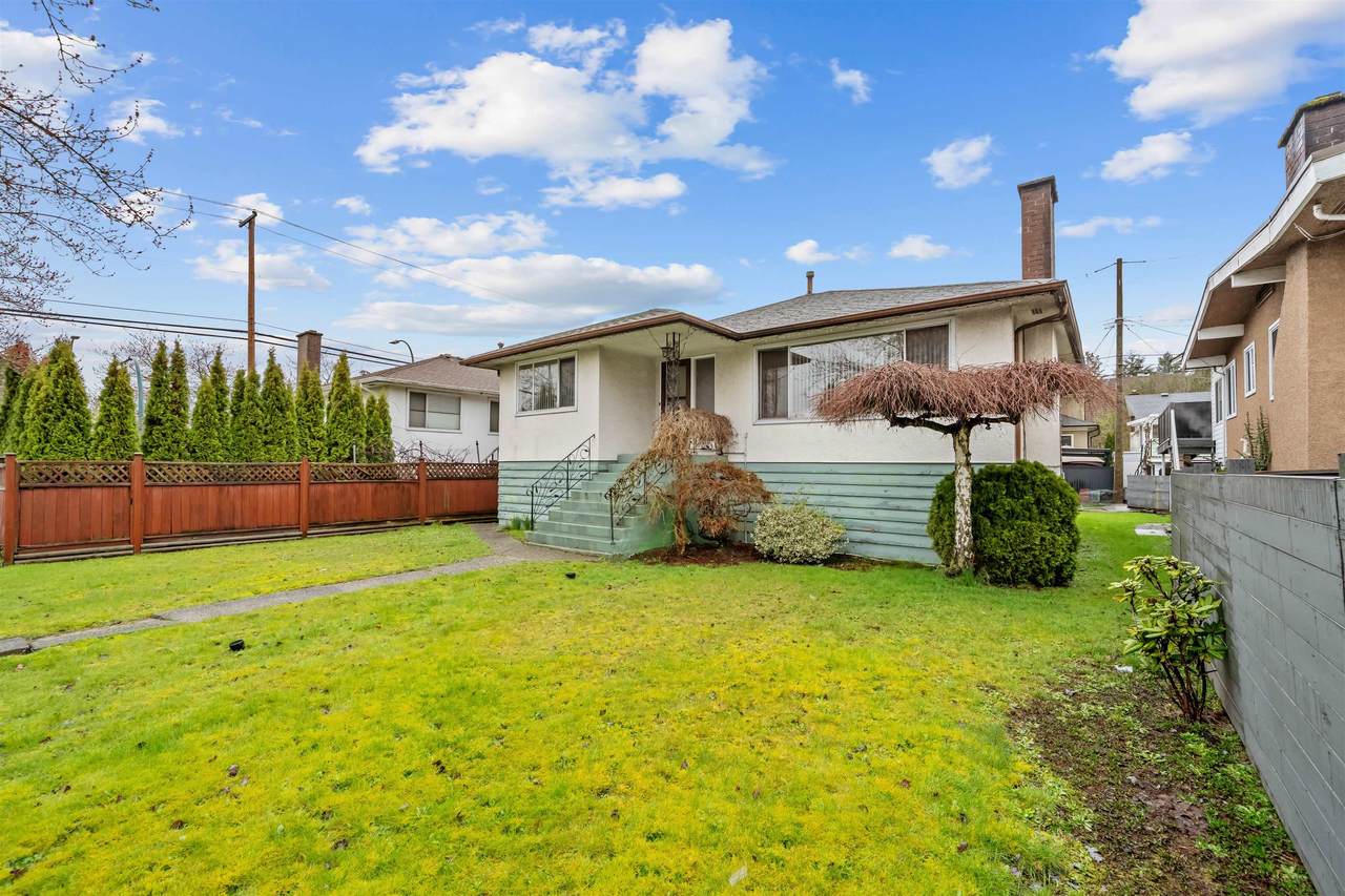 3115 49 Avenue - Photo 1