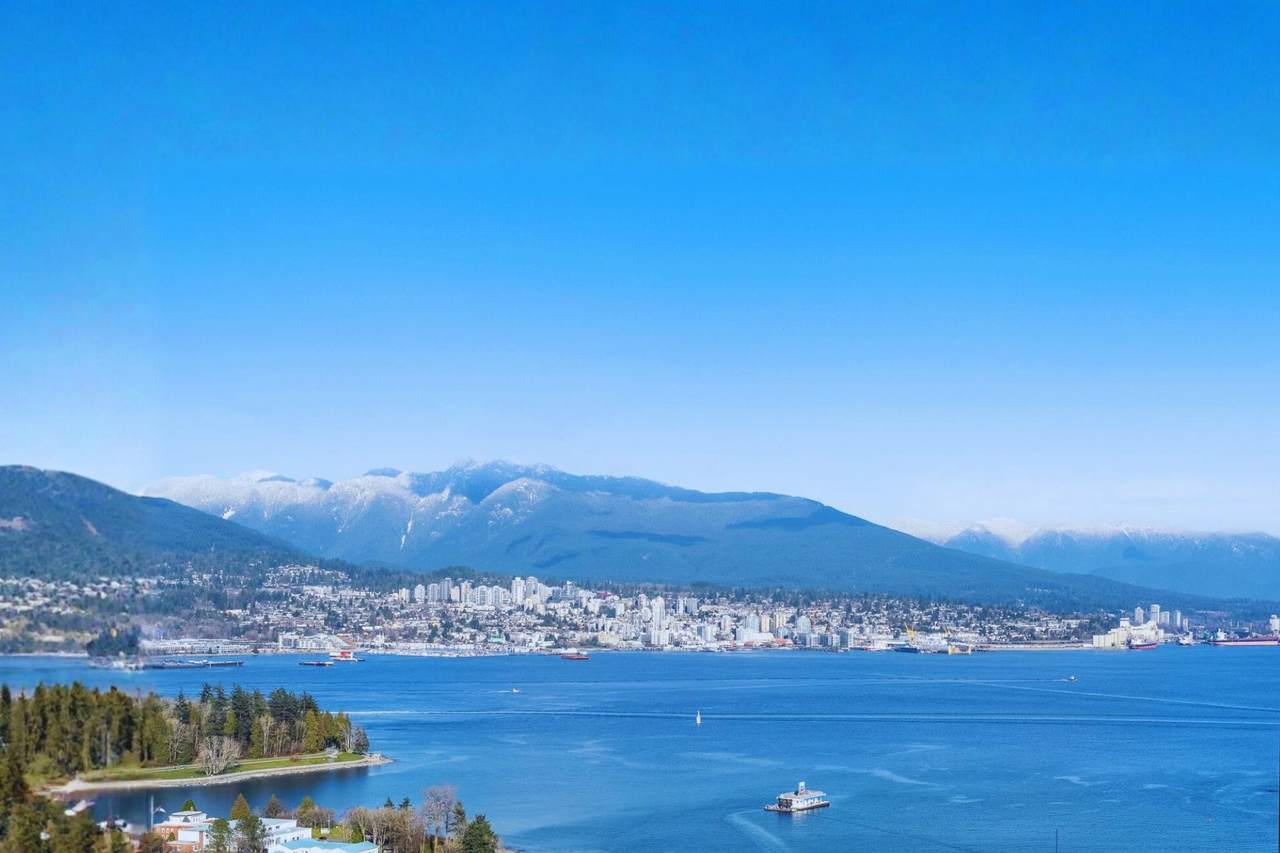 1568 Alberni Street - Photo 1