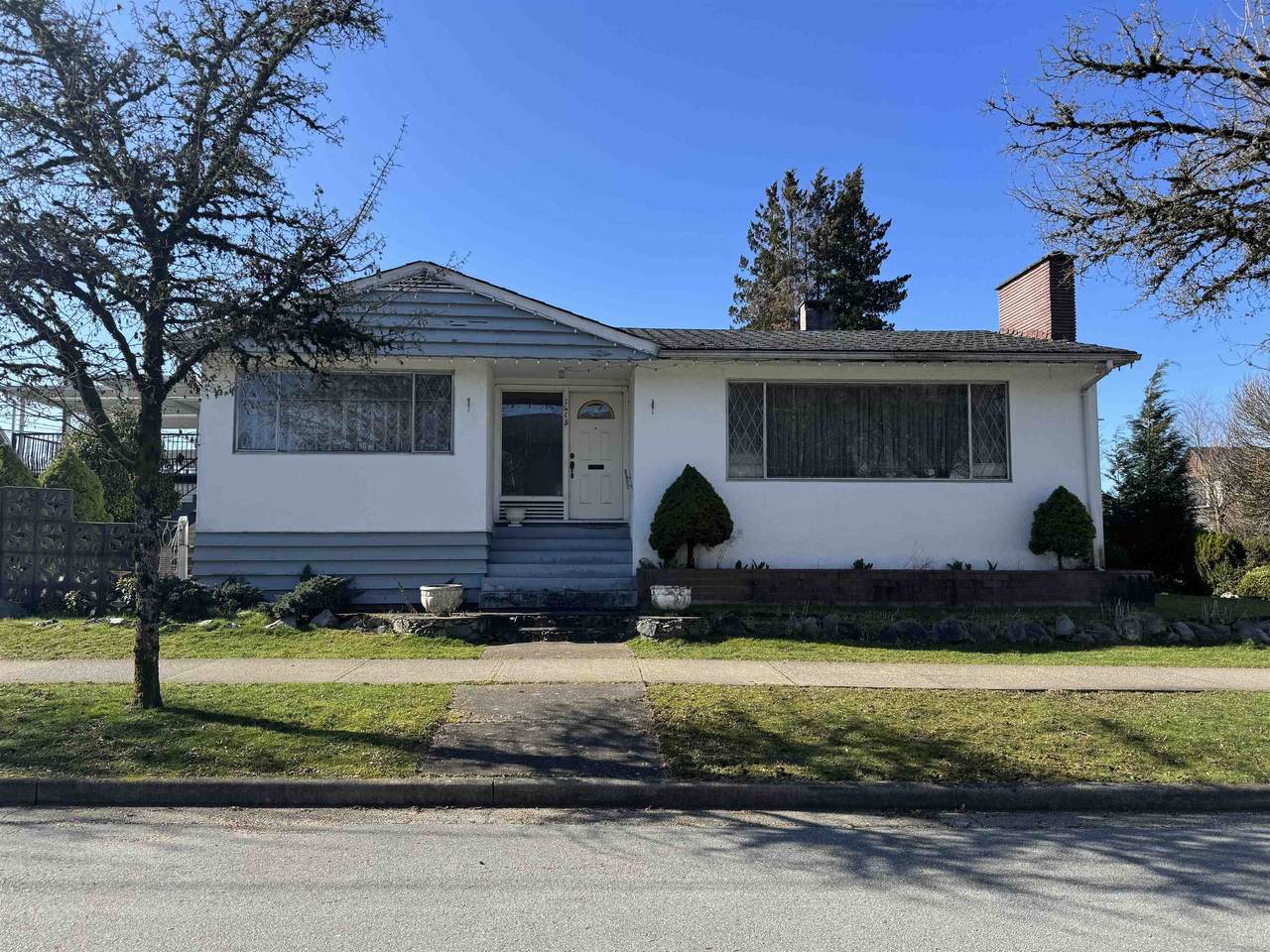 1415 Kaslo Street - Photo 1
