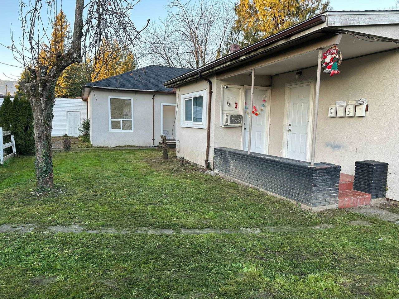46167 Cleveland Avenue - Photo 1