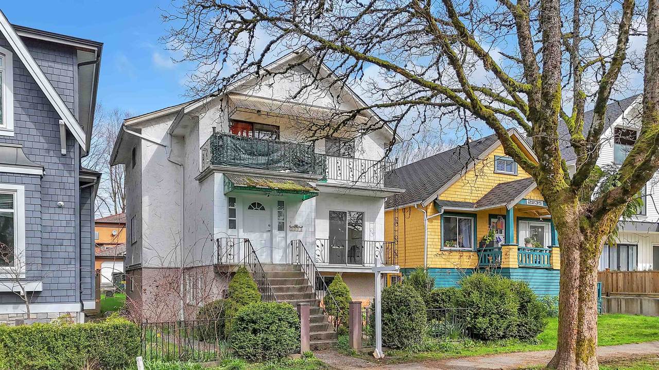 2223 8th Avenue - Photo 1