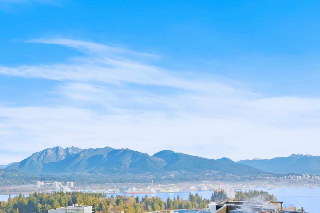 1568 Alberni Street - Photo 1