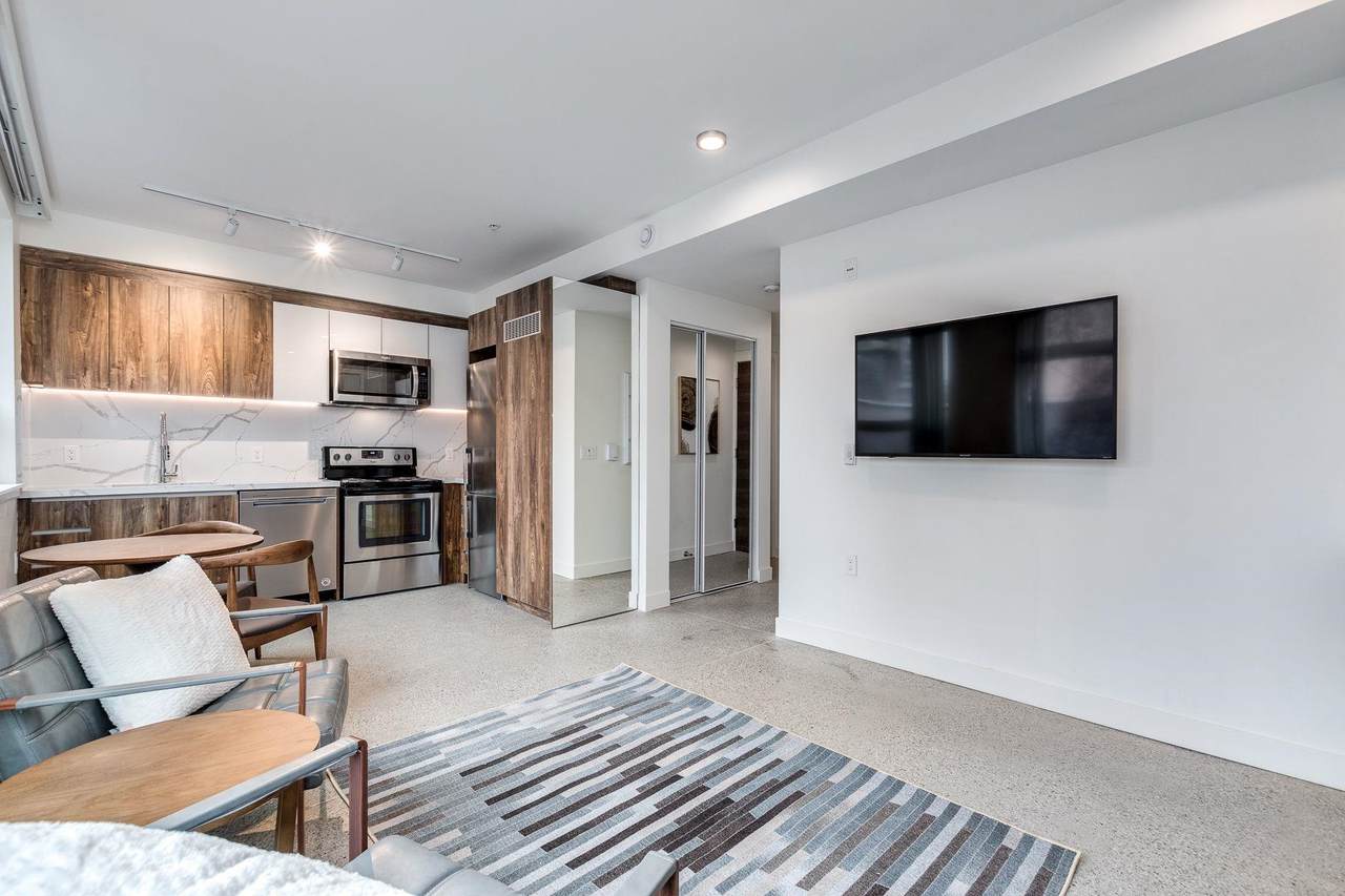 1170 Barclay Street - Photo 1