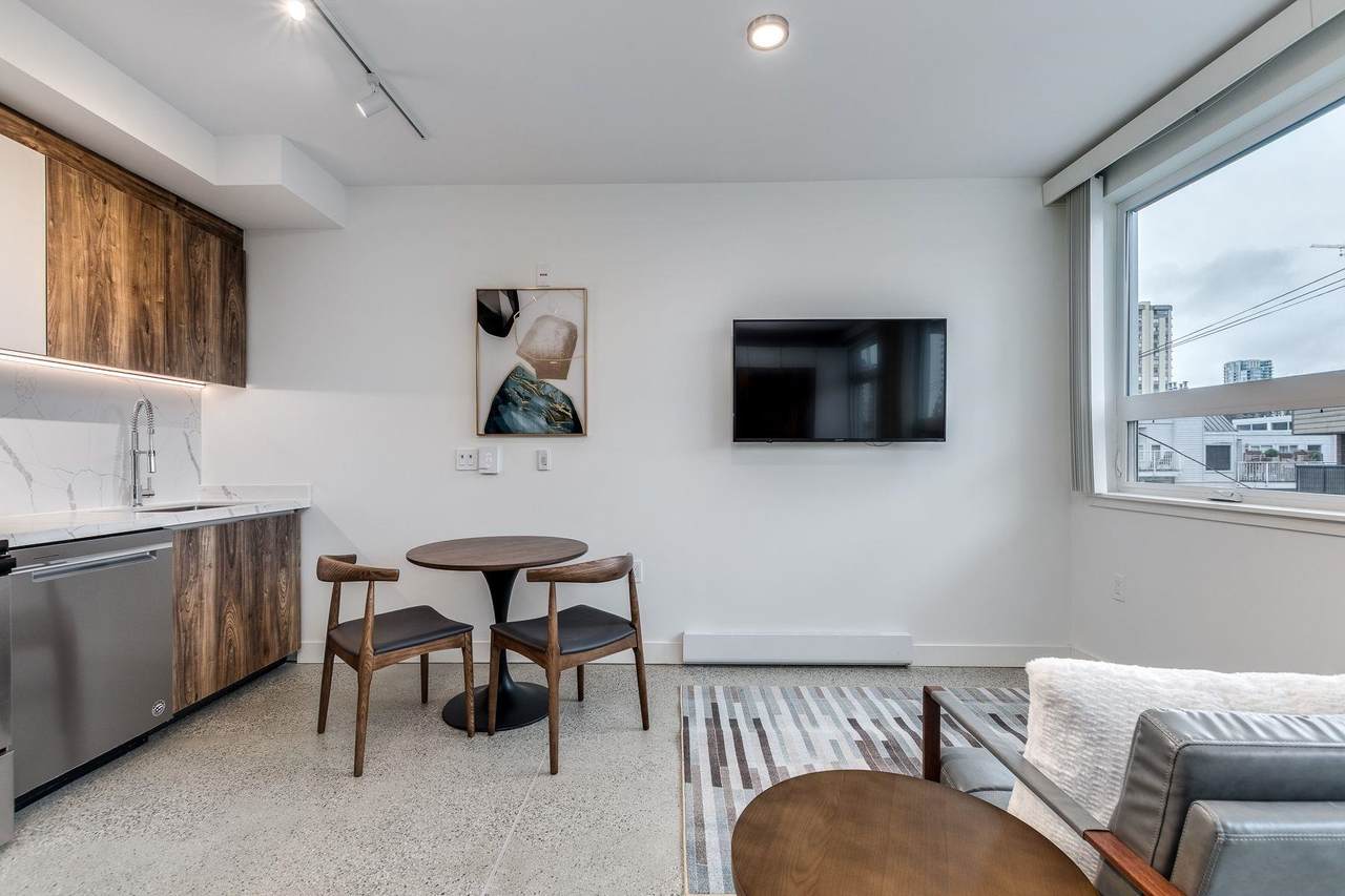 1170 Barclay Street - Photo 1