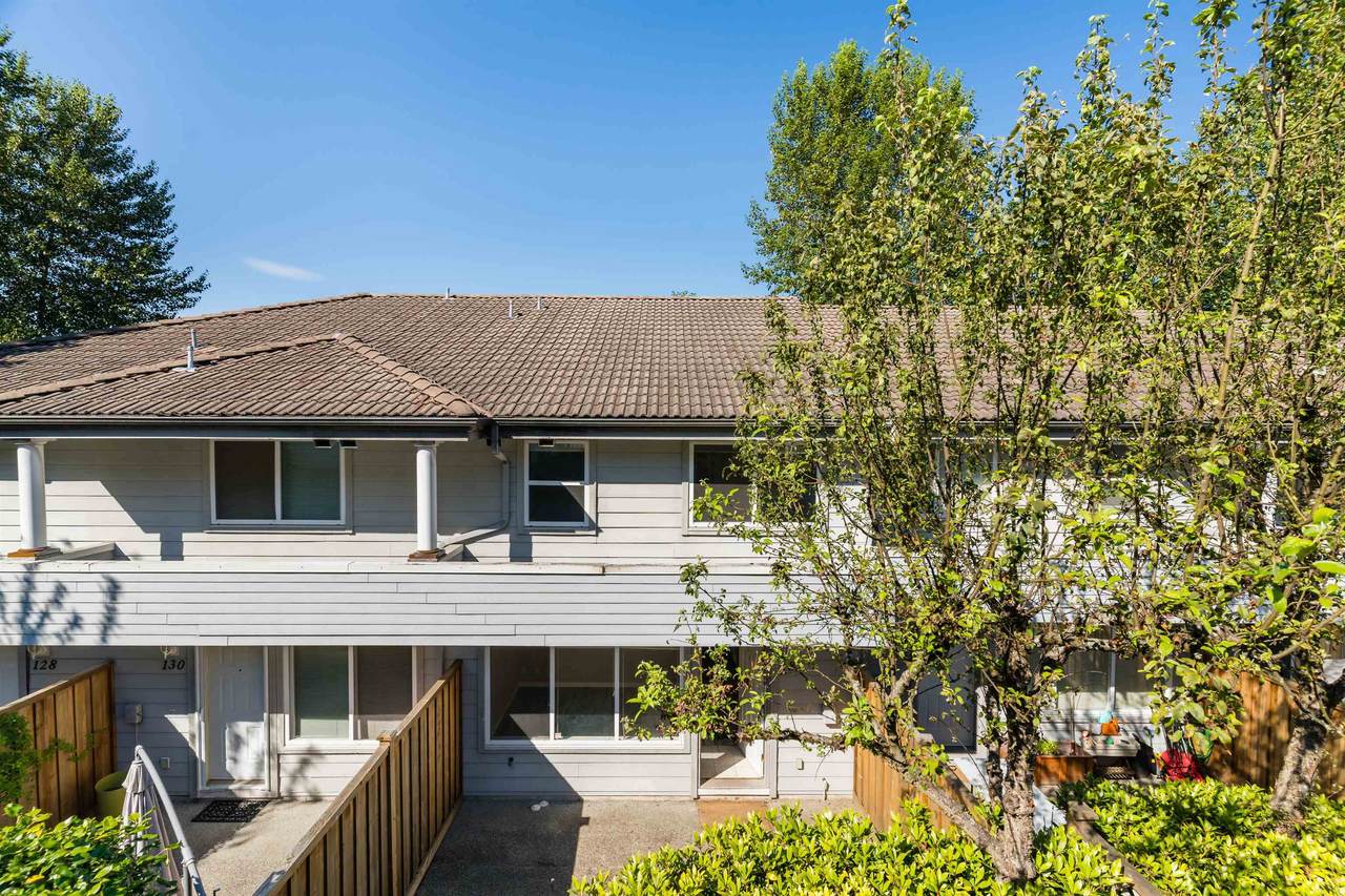 132 Shoreline Circle - Photo 1