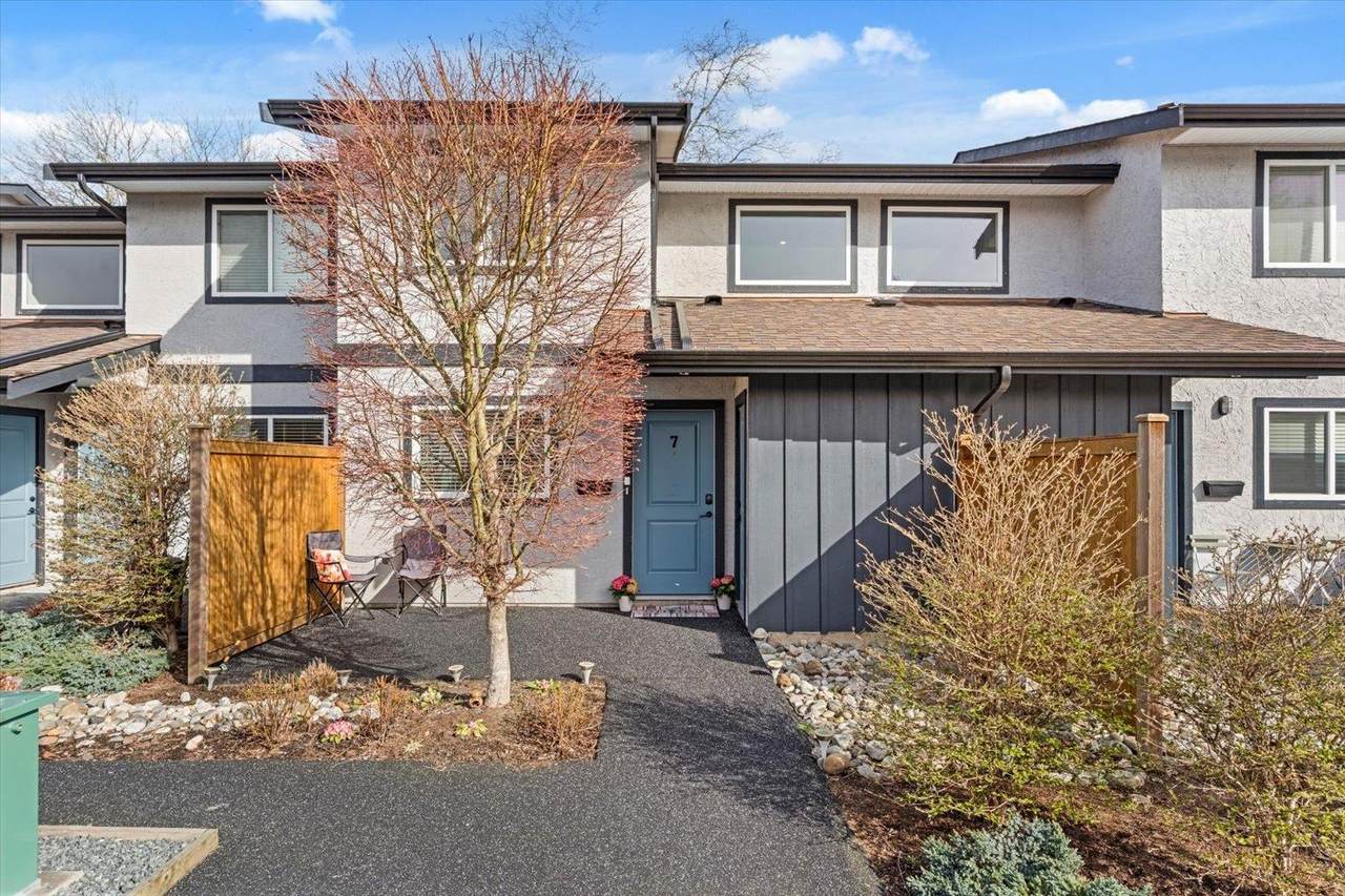 45927 Lewis Avenue - Photo 1