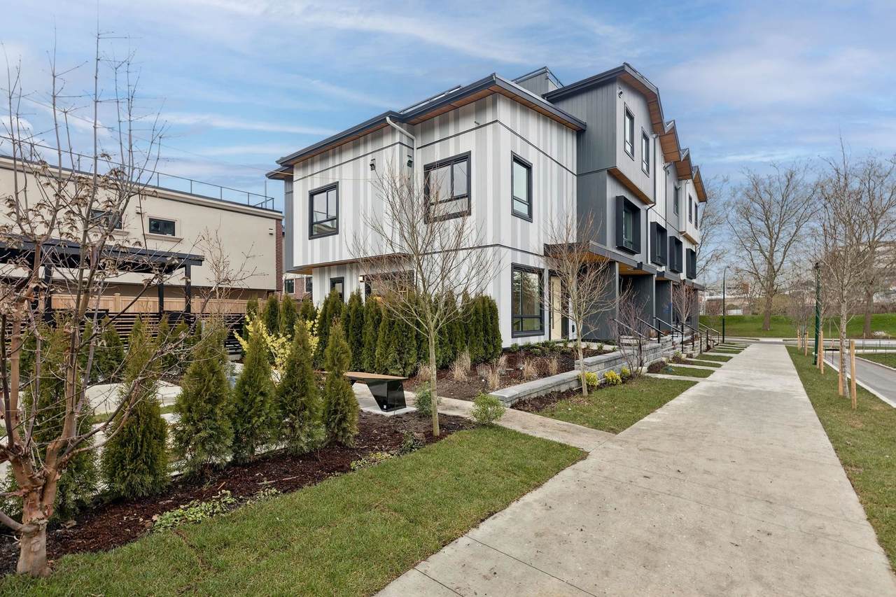 4817 Laurel Street - Photo 1