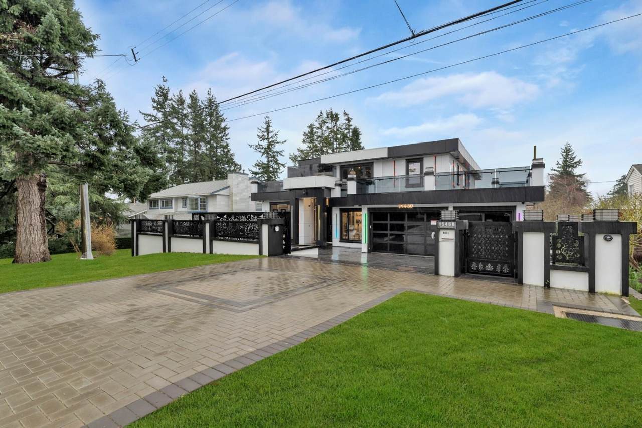 15460 Semiahmoo Avenue - Photo 1