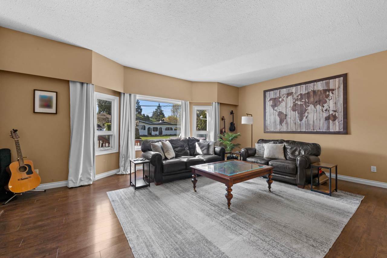 5265 Belair Crescent - Photo 1