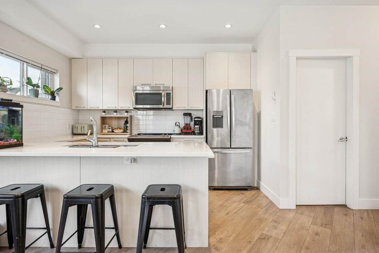 7180 Barnet Road - Photo 1