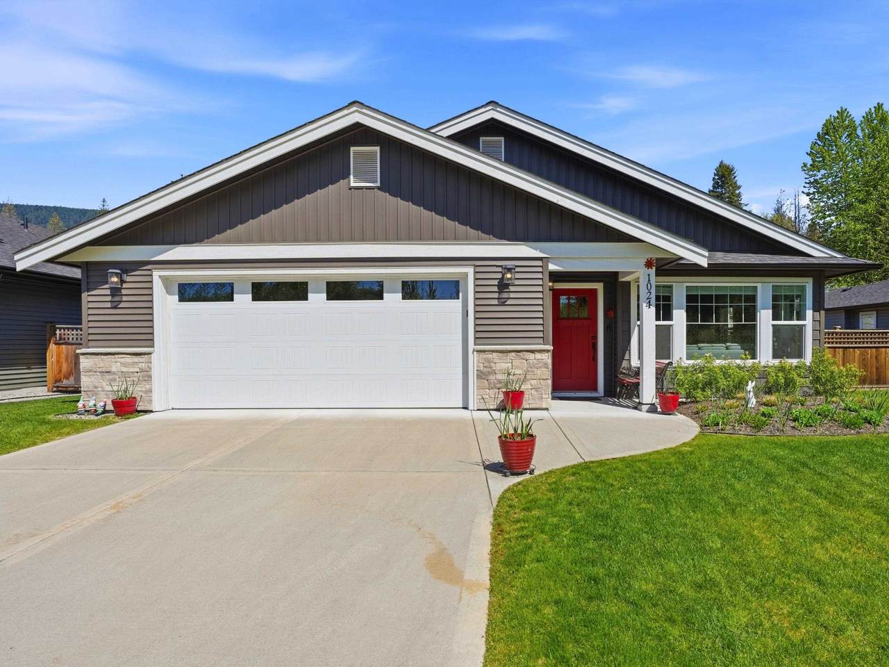 1024 Celia Crescent - Photo 1