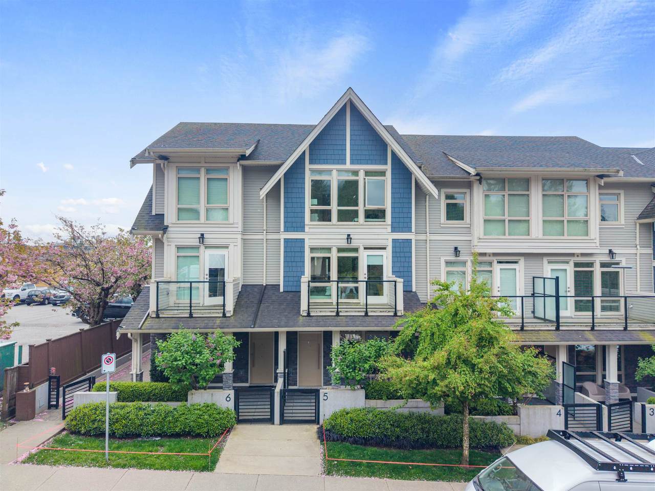115 Queens Road - Photo 1