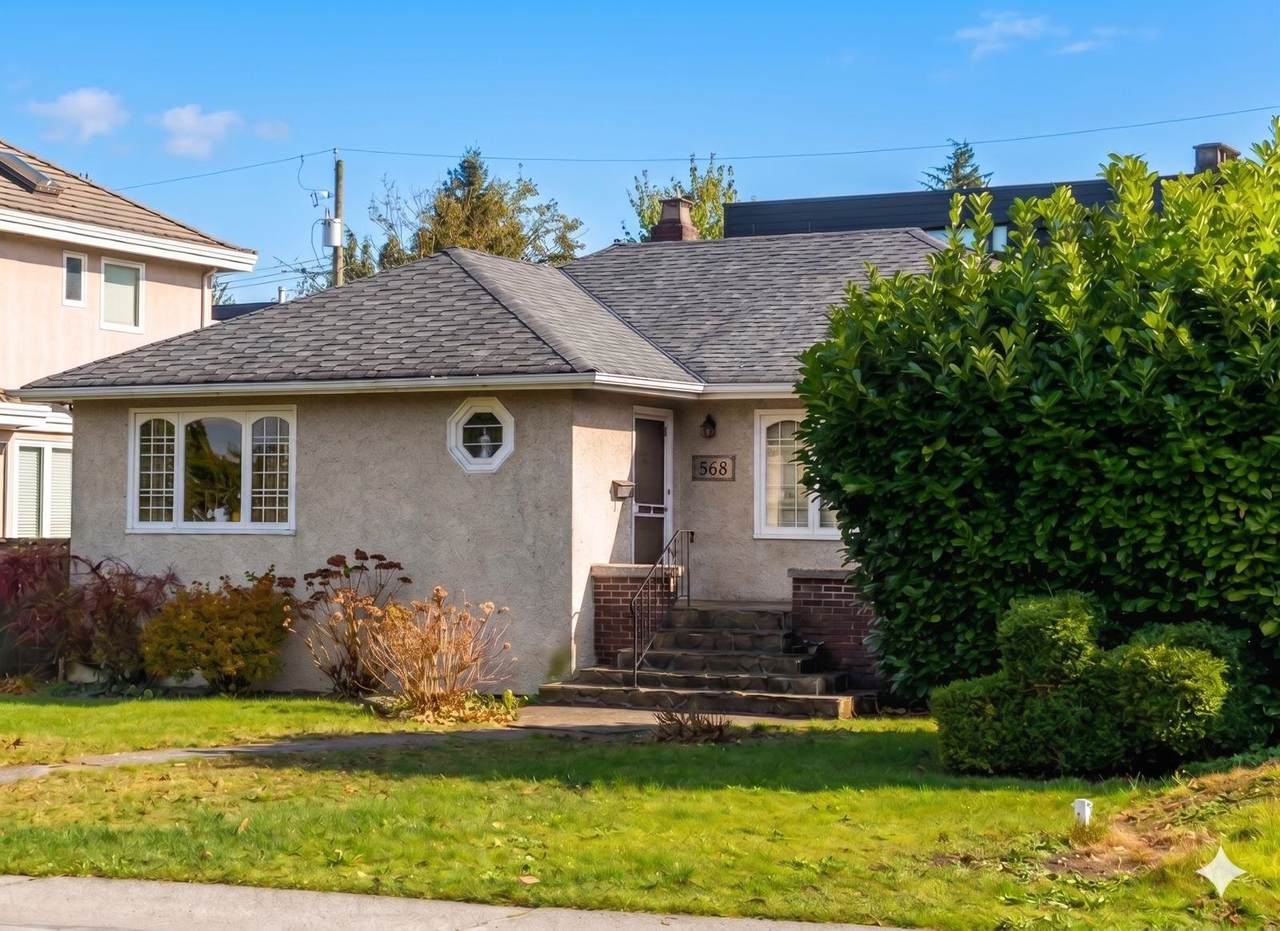 568 King Edward Avenue - Photo 1