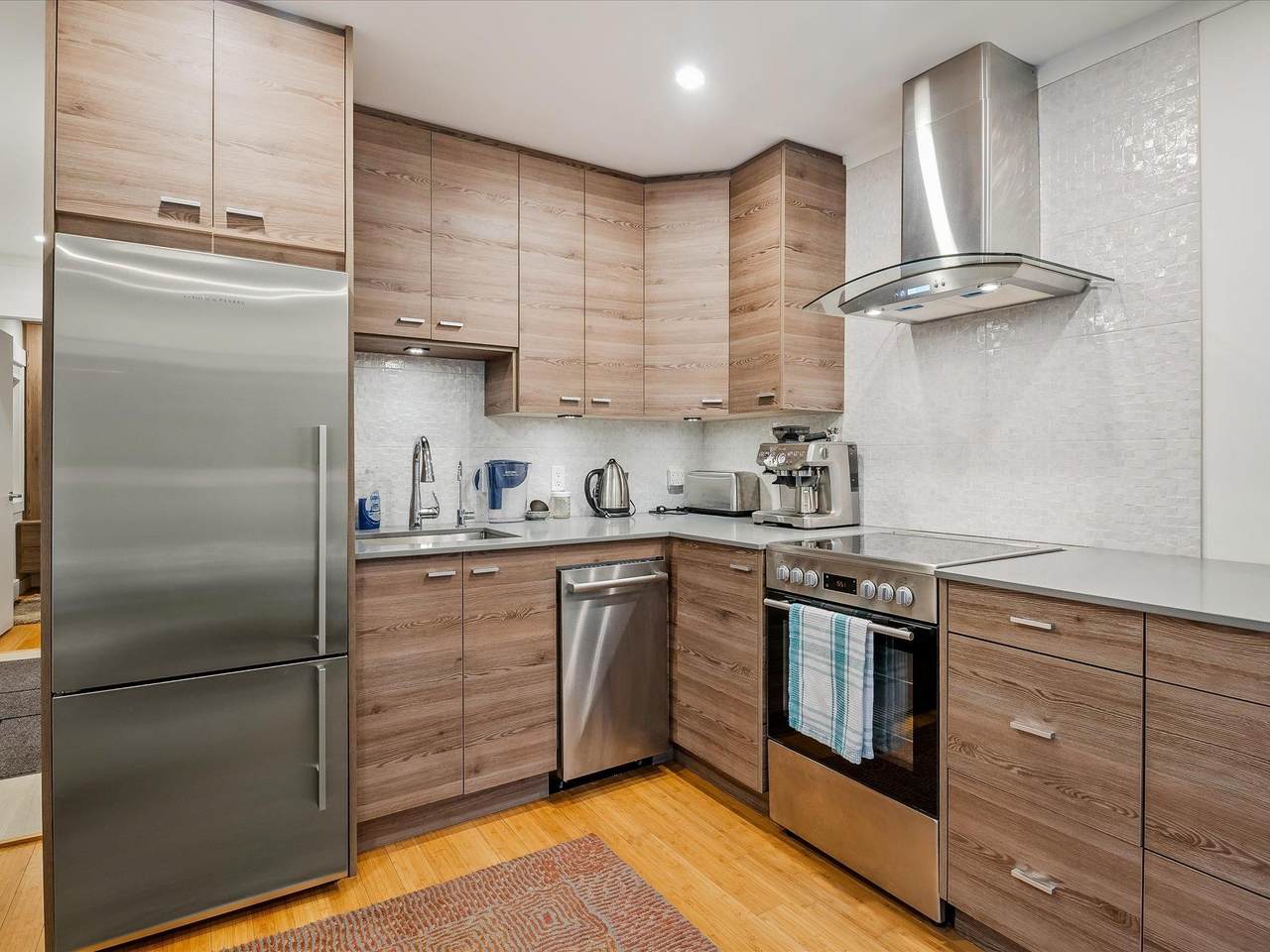 2130 Sarajevo Drive - Photo 1