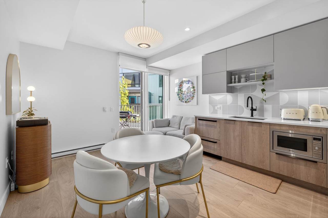 322 15th Avenue - Photo 1