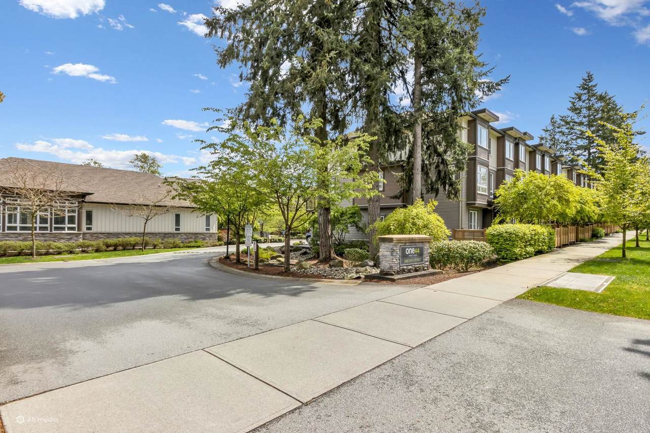 5888 144 Street - Photo 1