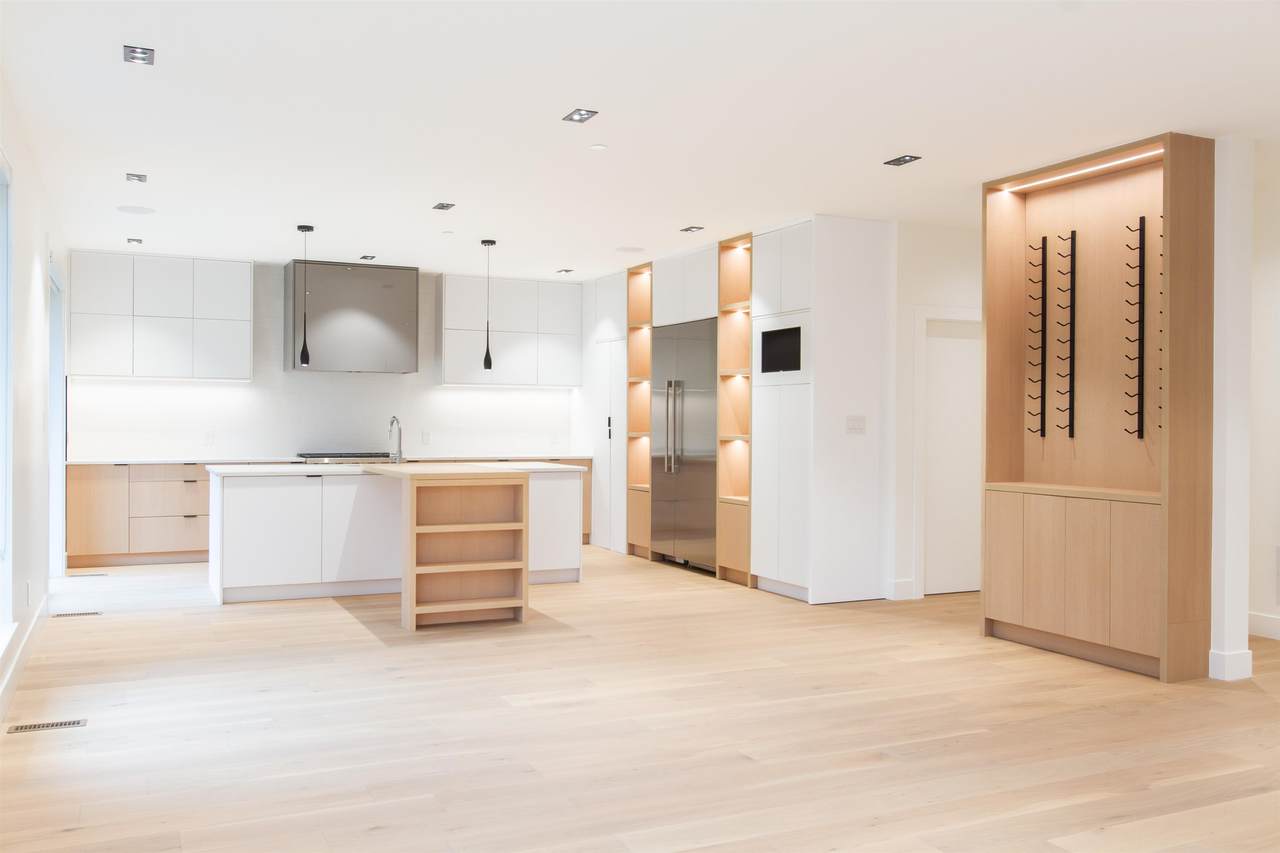 3385 Mamquam Road - Photo 1