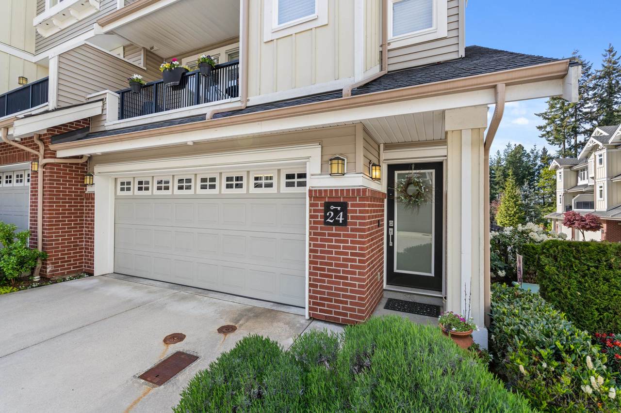 2925 King George Boulevard - Photo 1