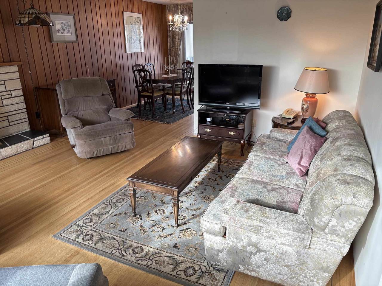 https://bt-photos.global.ssl.fastly.net/britcol/1280_boomver_1_R3120465-2.jpg