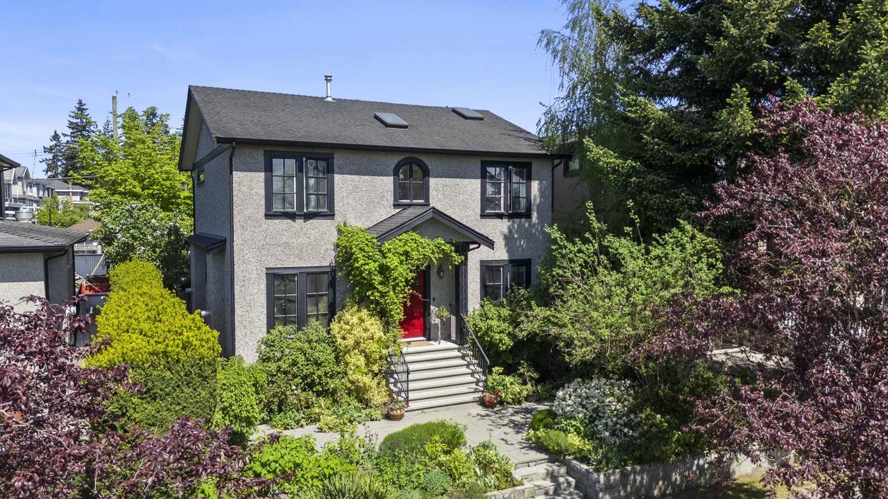 125 39th Avenue - Photo 1