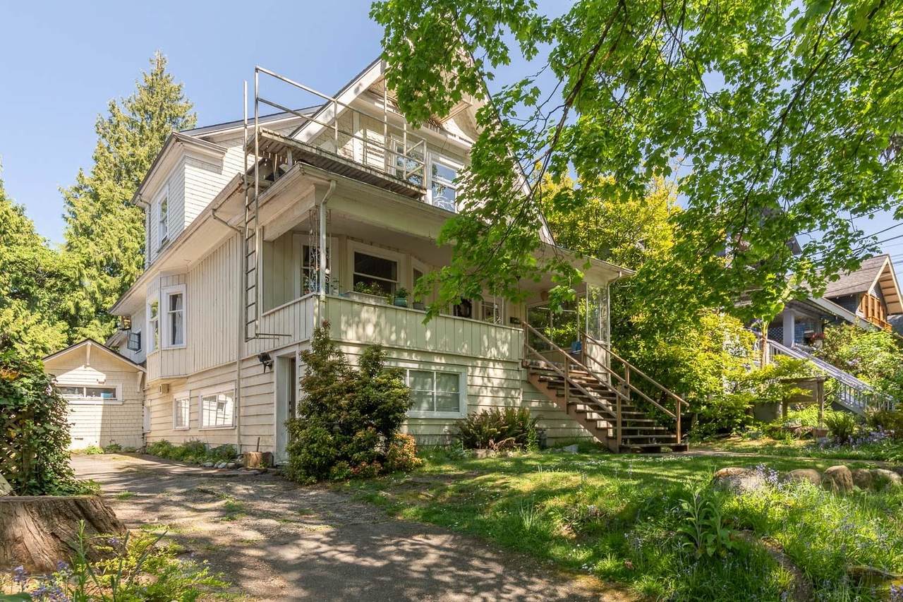 2483 6th Avenue - Photo 1