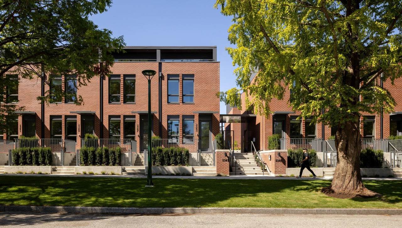 810 37th Avenue - Photo 1