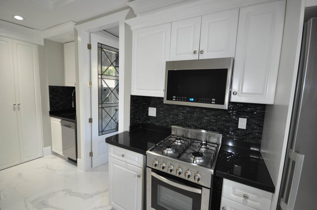 7505 Kingsway - Photo 1