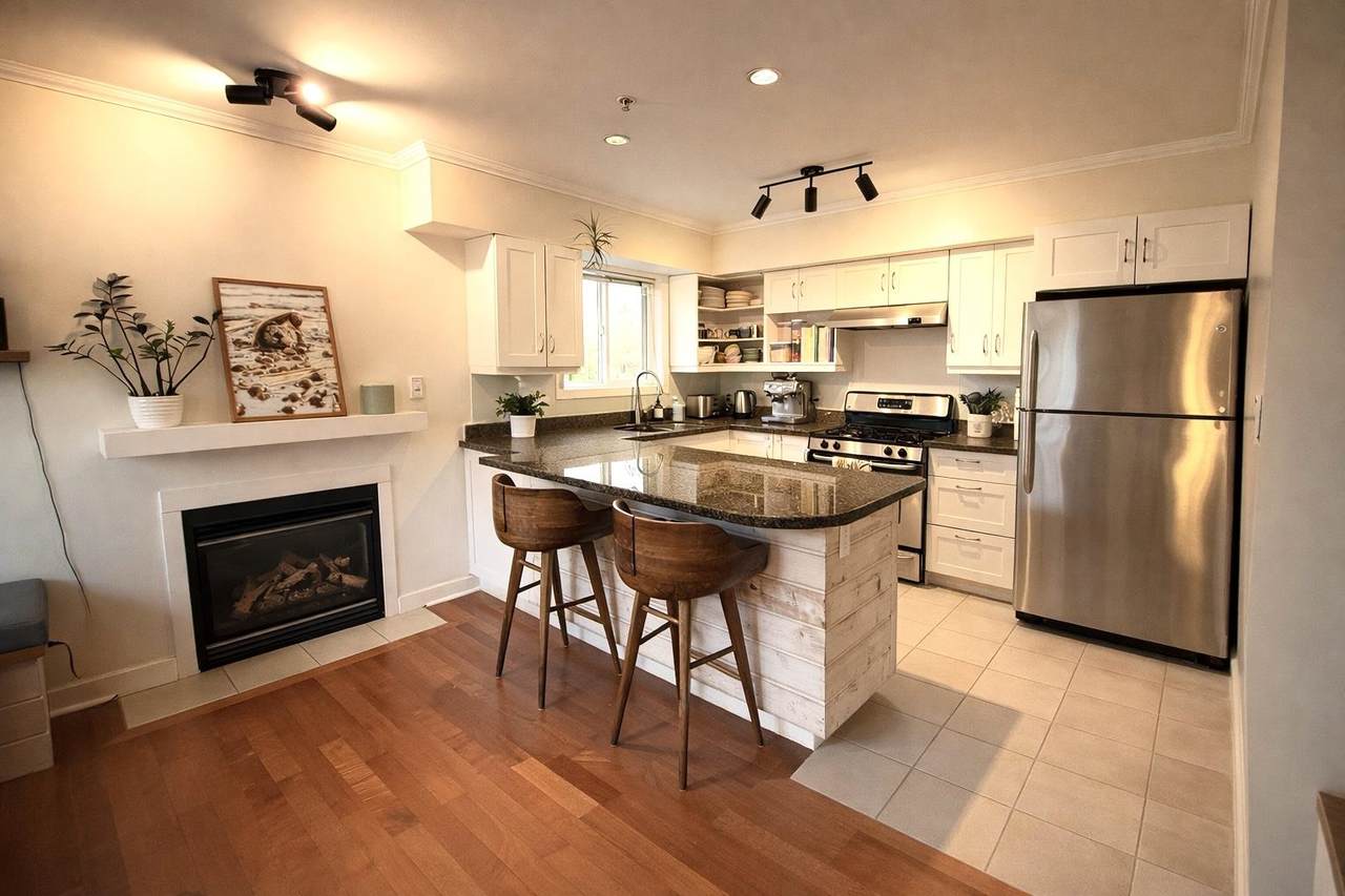 1233 Main Street - Photo 1