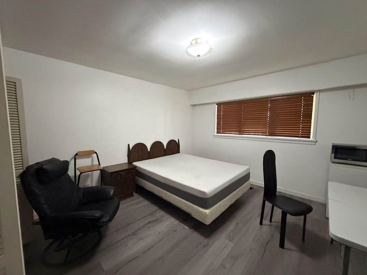 450 Walker Street - Photo 1