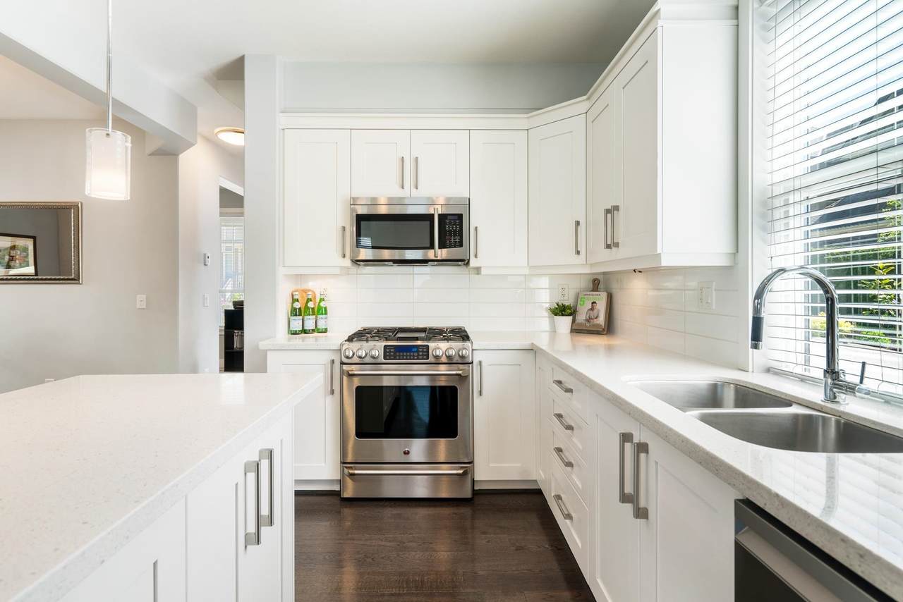 2853 160A Street - Photo 1
