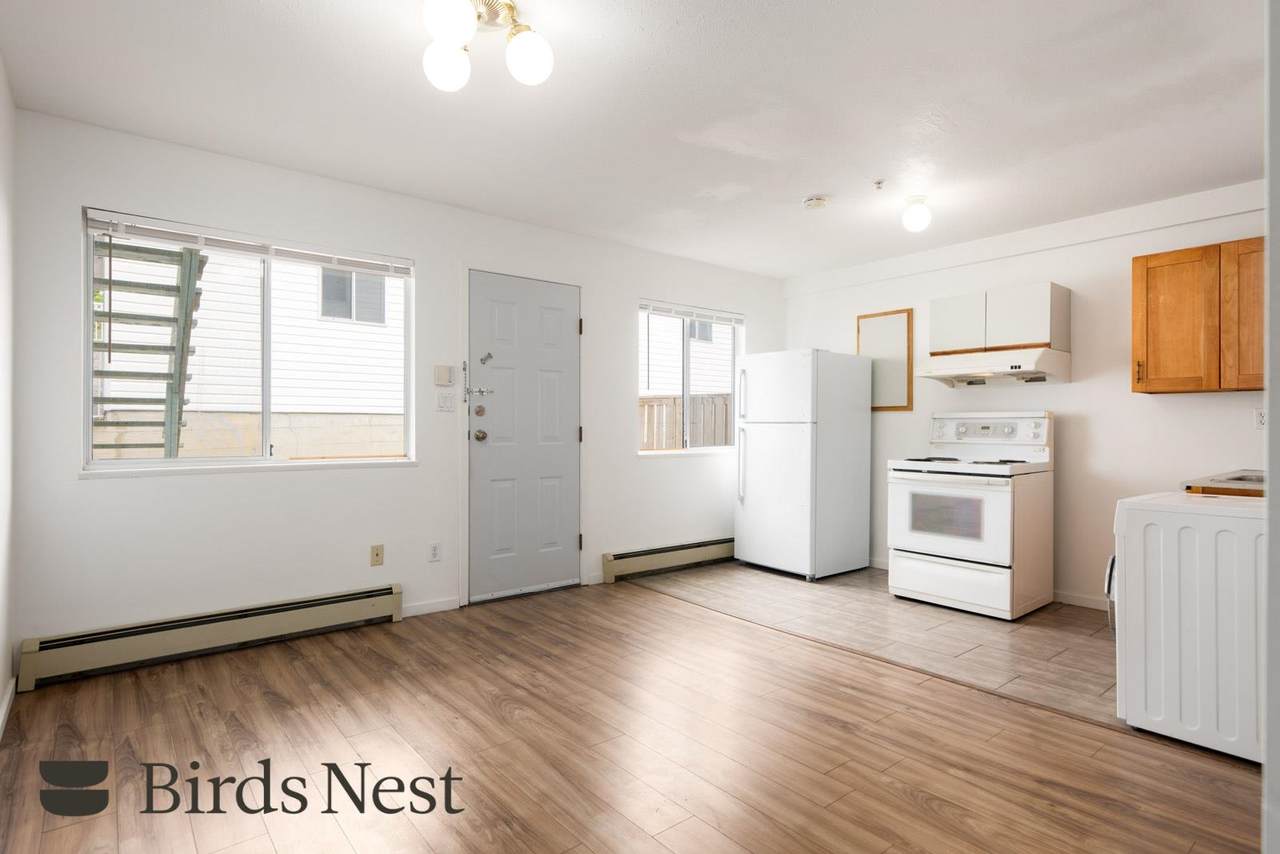 4502 Nanaimo Street - Photo 1