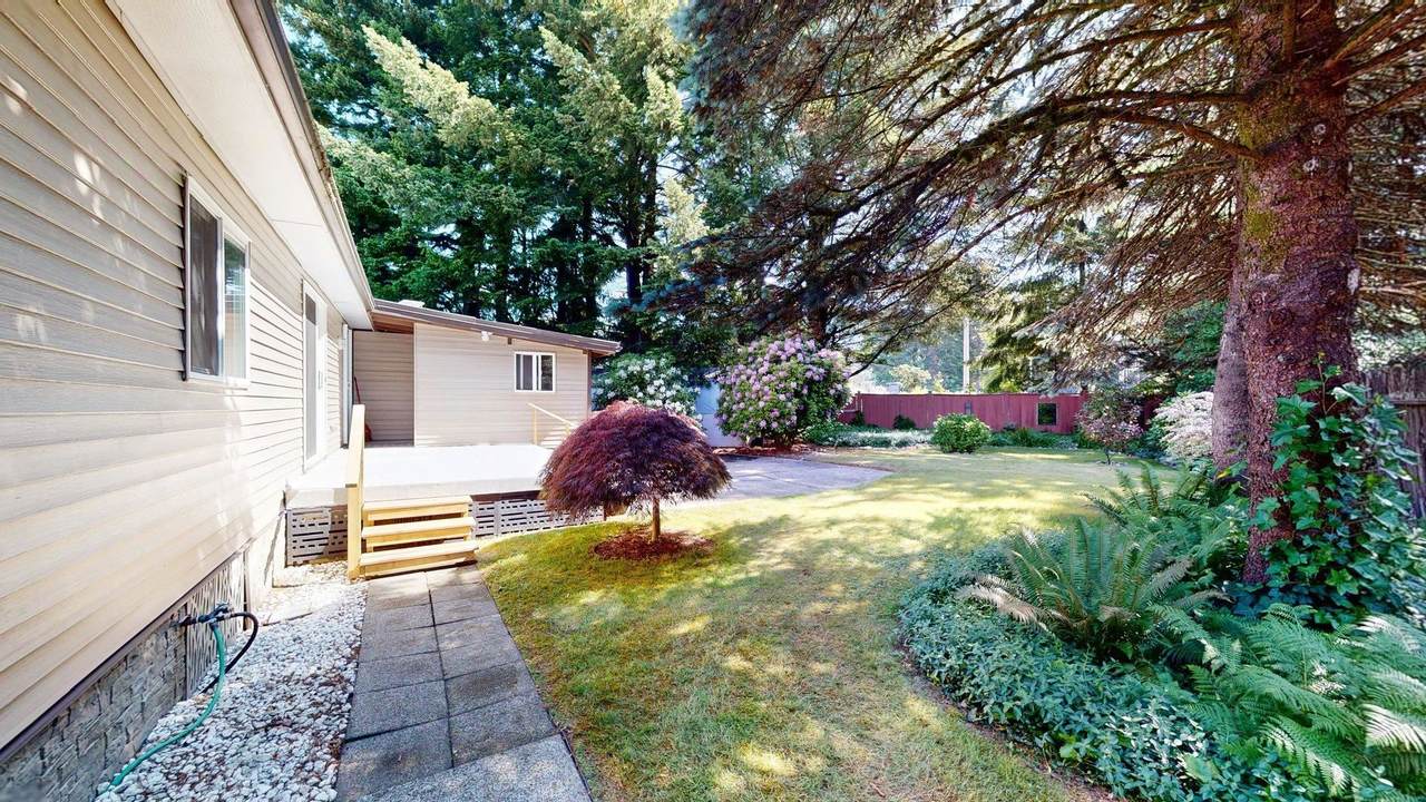 1830 Mamquam Road - Photo 1