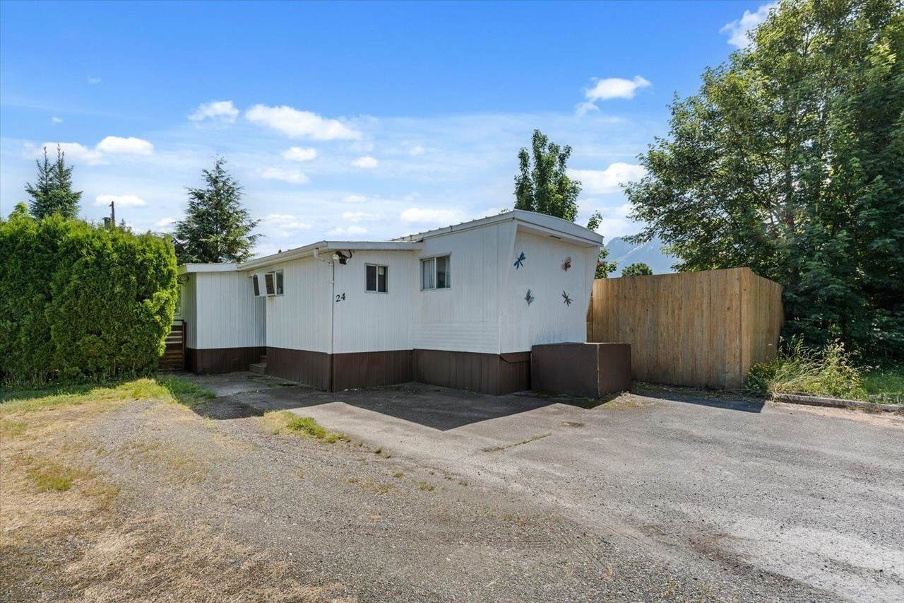 6900 Inkman Road - Photo 1